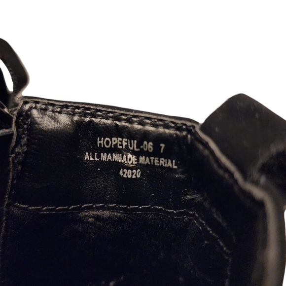 Bamboo Hopeful Faux Suede Lug Zip-Up Ankle Booties Sz 7 - Picture 9 of 10